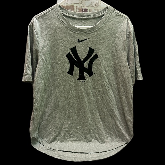 Nike Women’s NY Yankees Heather Gray Tee size M - Picture 1 of 7